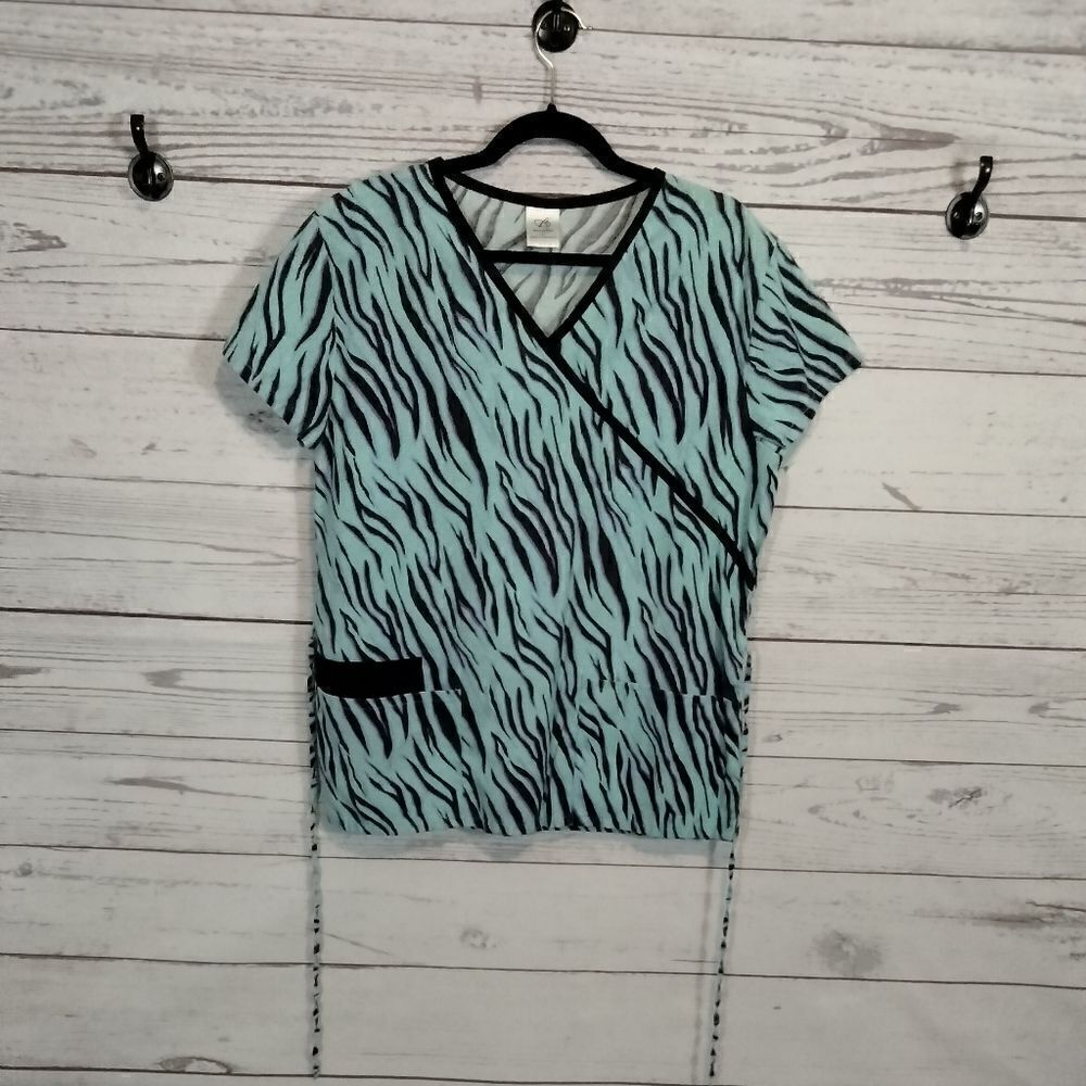 "B Scrubs" woman's nursing top
